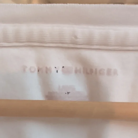 Tommy Hilfiger Women's White V-Neck Tee - Picture 3 of 4